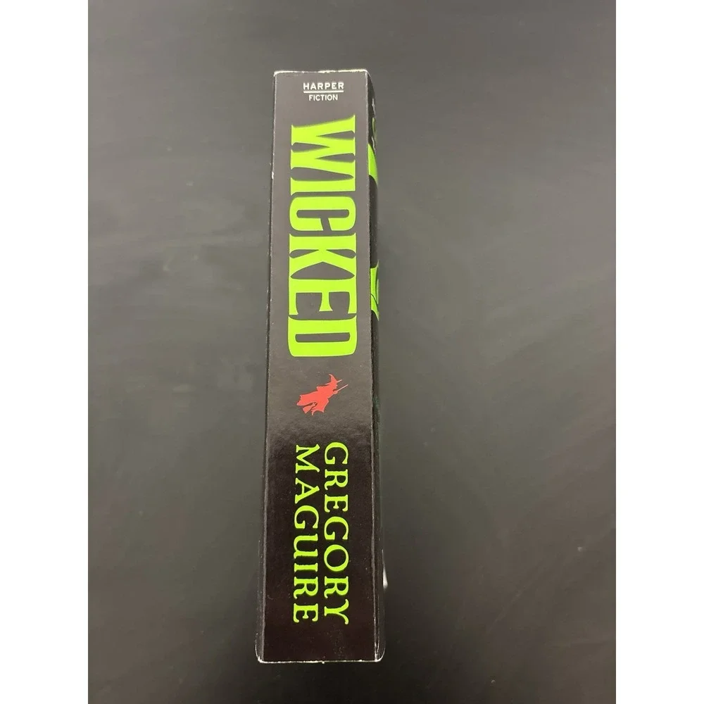 Gregory Maguire Wicked: Life & Times of Wicked Witch West Mass Market 2007